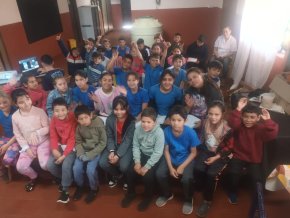 Una videollamada entre la Base San Martín de la Antártida y 112 escuelas de Misiones