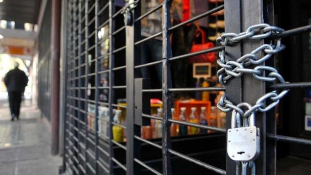 Es dueño de una PyME y no puede trabajar porque no lo dejan importar materia prima