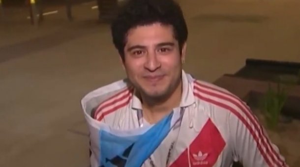 El argentino que llegó a Qatar con 1.000 euros, vive de prestado y quiere cumplir una promesa al amigo