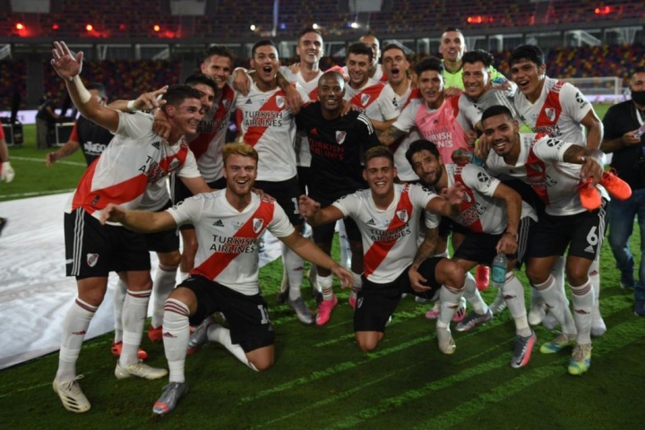 River aplastó a Racing y se quedó con la Supercopa Argentina