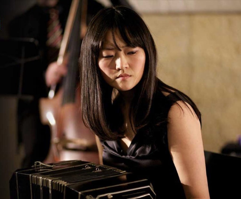 Shin Joo Cho: &quot;Mi pasión por el bandoneón surge por la música de Astor Piazzolla&quot;