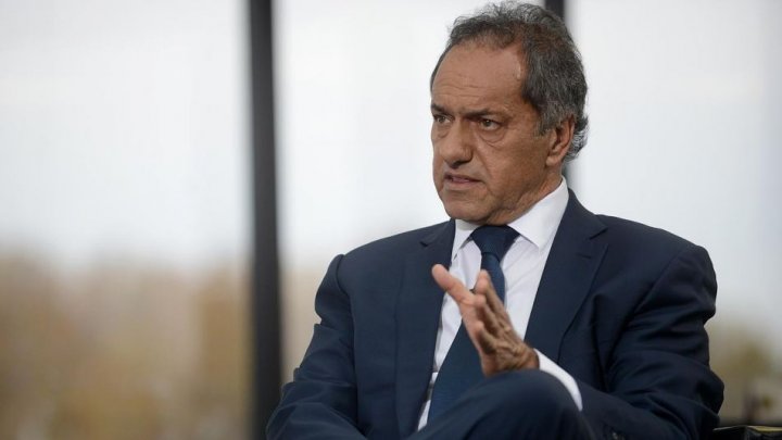 Alberto Fern&aacute;nddez design&oacute; a Daniel Scioli como ministro de Producci&oacute;n