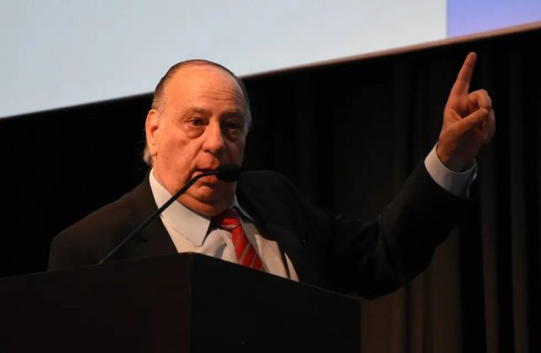 Roberto Cachanosky: "Los partidos políticos deberían presentar un plan para salir de esta situación"