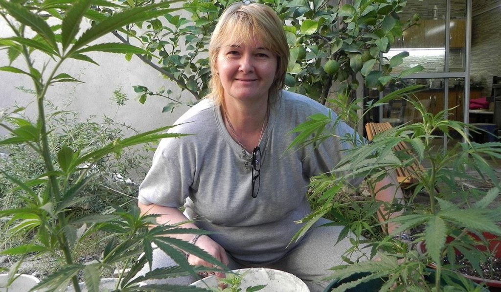 Berta Thachek: &quot;La marihuana me devolvió a mi hija&quot;