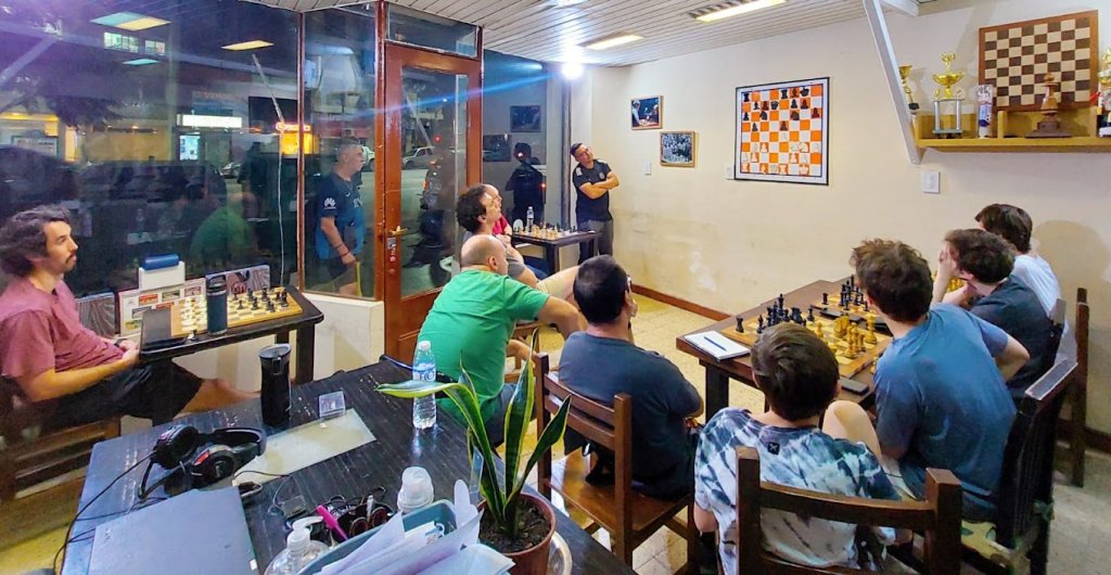 Conocé la escuela de ajedrez “Terán Chess”, un punto de reunión y aprendizaje en la Ciudad de Buenos Aires