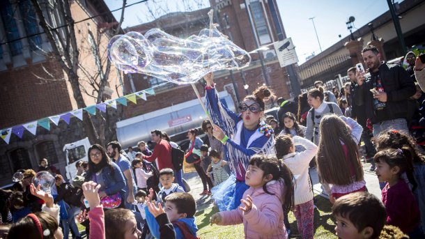 Buscan que todos los chicos tengan una sonrisa y algo para festejar