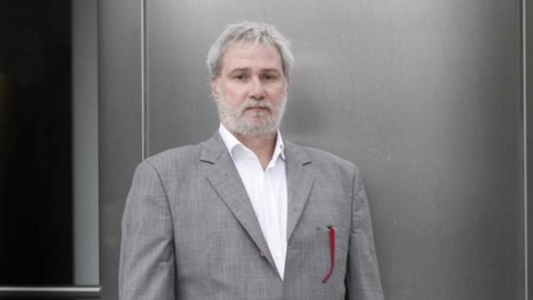 Alejandro Katz: "No tenemos que hablar del beso en el pecho  sino del funcionamiento del poder legislativo"
