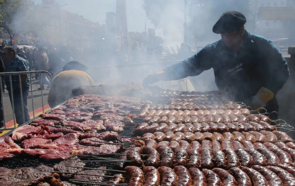 Festival de Peñas de Villa María: el choripán y el locro se podrán pagar en cuotas