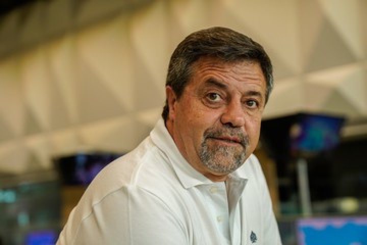 Ricardo Caruso Lombardi: &quot;La gente quiere que vaya con los tapones de punta en la política&quot;