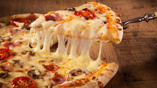 Gustavo Molina "Hacemos un menú bien argentino con pizzas, empanadas y chocotorta"