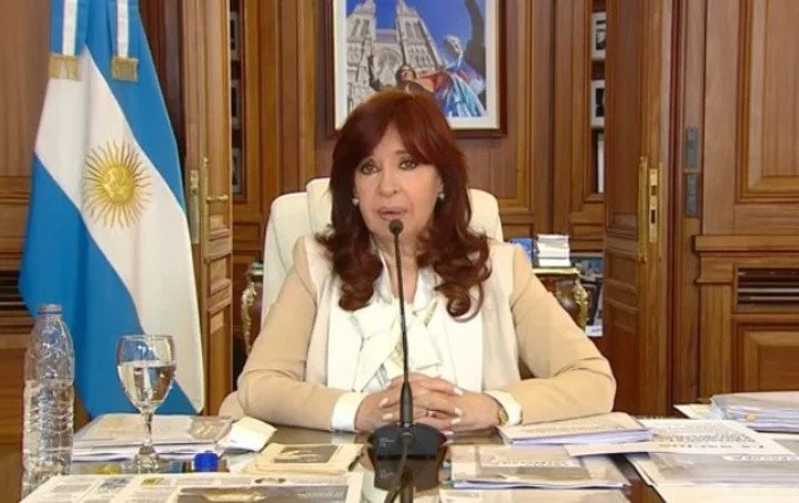 Cristina Kirchner responde sobre la causa Obra P&uacute;blica: "No es una acusaci&oacute;n, es una ficci&oacute;n y bastante mala"