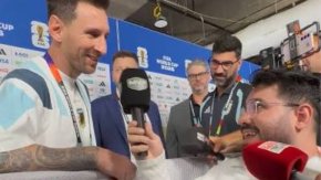 Manuel Guti&eacute;rrez, periodista que entrevist&oacute; a Messi: "Me protegi&oacute; porque me estaban empujando"