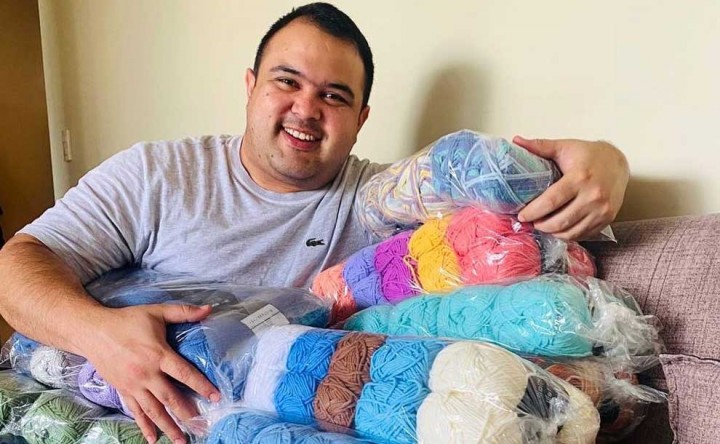 Wilson Realza, enseña crochet y quiere eliminar prejuicios: &quot;Tejer no tiene que ver con la sexualidad&quot;