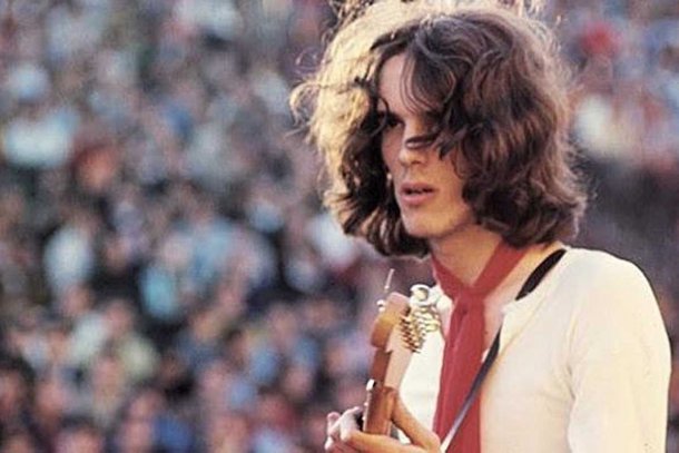 La historia de "Muchacha ojos de papel" contada por un fanático que pasa la música de Spinetta las 24 horas