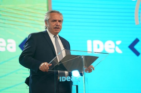 Alberto Fernández dijo que su objetivo es "Cambiar planes por empleo"