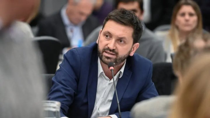 Pablo Juliano: "No ten&eacute;s que ser de la SIDE para darte cuenta de que est&aacute;n meando fuera del tarro"
