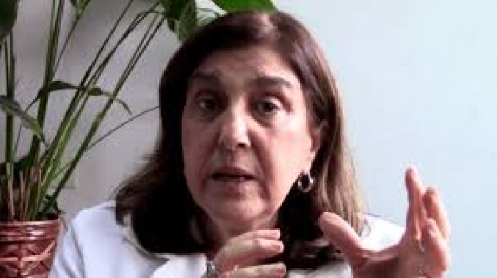 Angela Gentile: &quot;Uno tiene pesquisar 164 pacientes con COVID-- 19 y ahí finaliza la fase 3&quot;