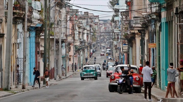 Abraham Jiménez Enoa: &quot;Cuando salí de Cuba sentí que había vivido secuestrado y en otro mundo&quot;