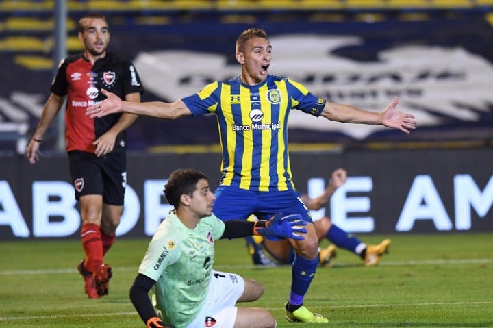 Rosario Central goleó a Newell´s y se quedó con el clásico