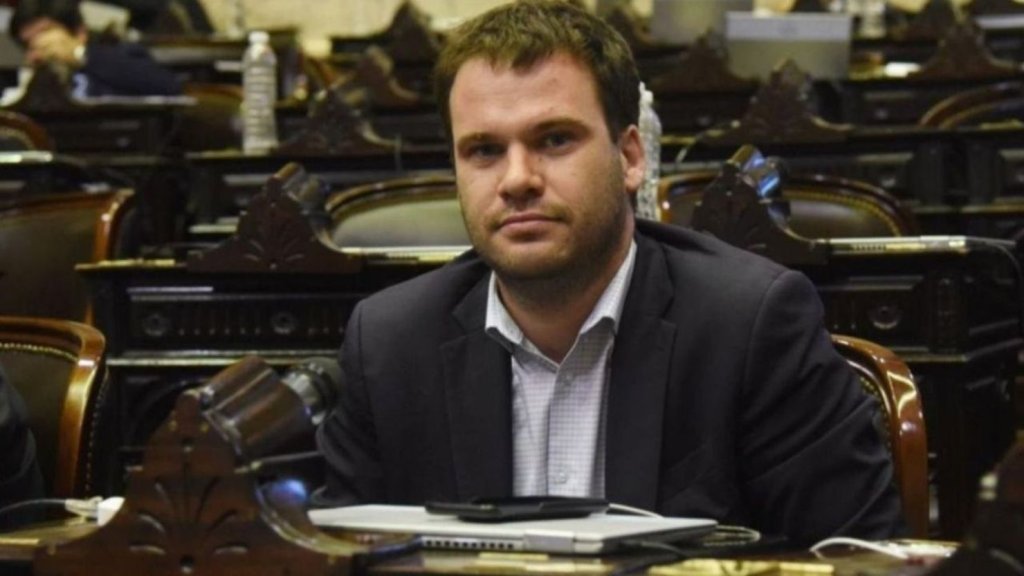 Juan Manuel López: “Cuando falta gestión, el gobierno la tapa con conspiraciones”