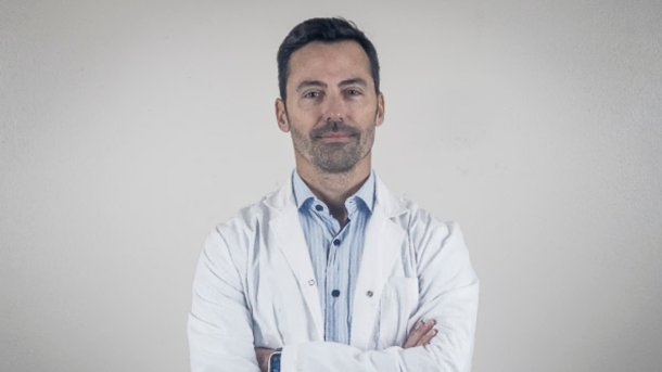 Dr. Santiago Guaycochea: "Es muy frecuente que el tubo de drenaje d&eacute; m&aacute;s dolor que la propia cirug&iacute;a&rdquo;