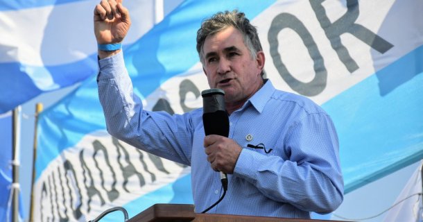 Carlos Achetoni: "Massa se comprometió para el primero de febrero anunciar las medidas"