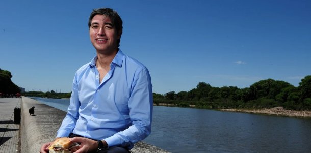 Adrián Pérez: "La ciudad requiere cinco años de residencia"