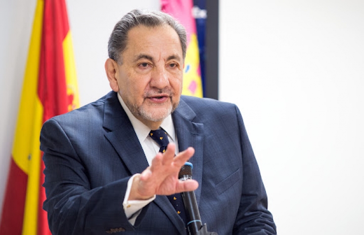 Nicolás Bazán: "La vacuna va a ser el mejor medio para contener la cepa principal"