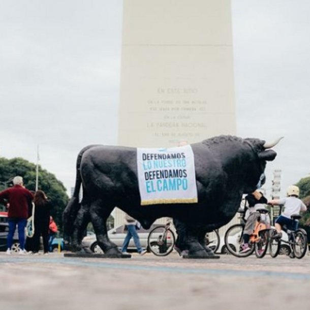 Es productor, recorrió el país a caballo y relató la crisis que vive el campo