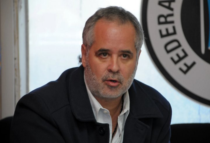 Alejandro Rodr&iacute;guez: "El presidente somete a la Argentina al &acute;sarandeo&acute; institucional permanente"