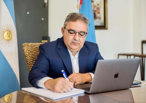 Raúl Jalil: "Creo que hay que volver por dos o tres meses al aislamiento preventivo y obligatorio"