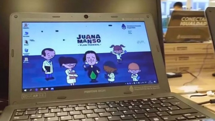 El Gobierno entregó solo 45 mil de las 633 netbooks que había establecido el Plan Juana Manso