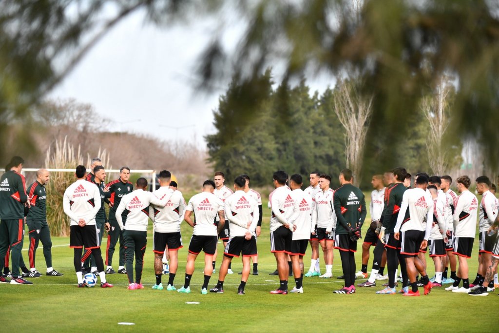 Omar Labruna: &quot;River rinde de local de una forma y de visitante le está costando un poquito más&quot;