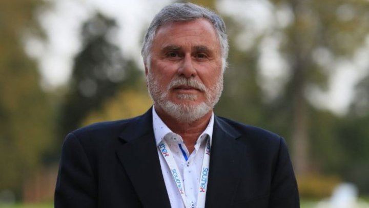 Jorge Cherro: &quot;Hay servicios cerrados por falta de personal médico&quot;