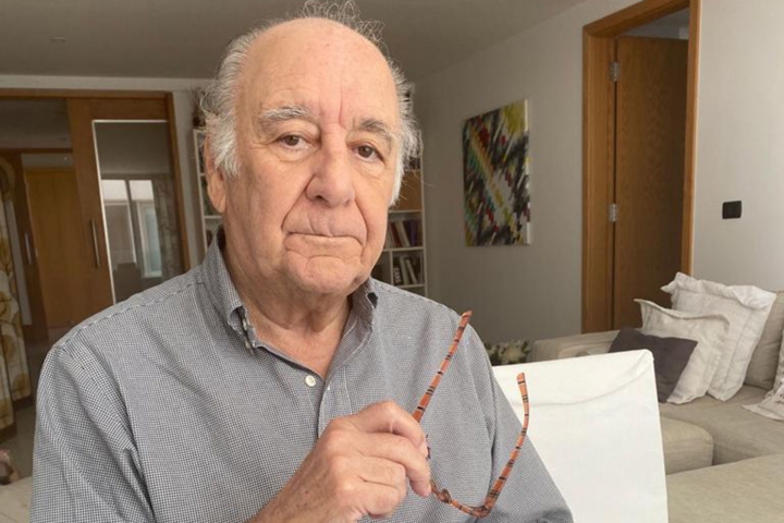 Enrique Llamas de Madariaga: "El título del libro salió porque un abuelo me dijo 'tu vas a ser periodista' cuando tenía 17 años"