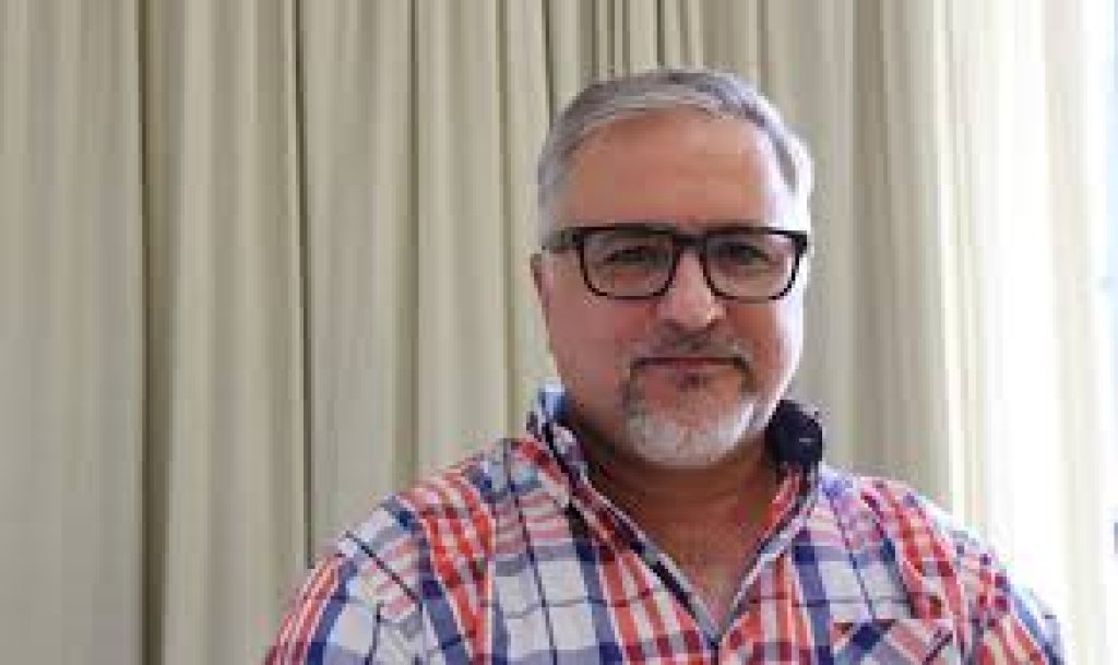 Dialogamos con Marcelo Hacklanderen, productor yerbatero, sobre la yerba, en Un Día de Estos. 