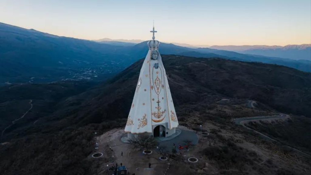 Walter D&#039;agostini: &quot;Se construyó la imagen de la Virgen del Valle en Catamarca que mide 52mts de altura. Es más alta que el Cristo Redentor y la Estatua de la Libertad&quot;