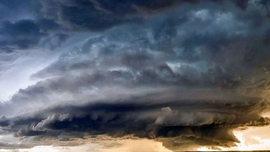 Qué es la supercelda que provoca las lluvias de hoy