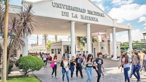 Gustavo Duek: "Los alumnos no vacunados deberán presentar PCR todas las semanas"