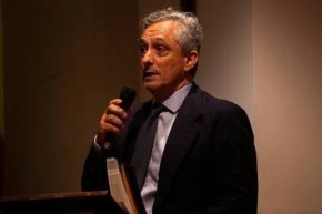 Luciano Rom&aacute;n: &ldquo;La dificultad hasta para saludarse refleja la crisis de di&aacute;logo pol&iacute;tico&rdquo;