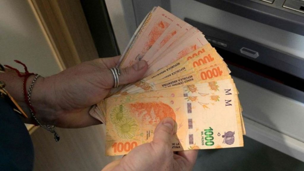 Un asesor financiero reveló que la mejor manera de cuidar el sueldo es "poner la plata en una cuenta remunerada"
