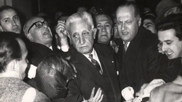 El Granadero que defendió a Illia del Golpe de Estado de 1966: "Gran parte de las sociedad estaba de acuerdo con el golpe"