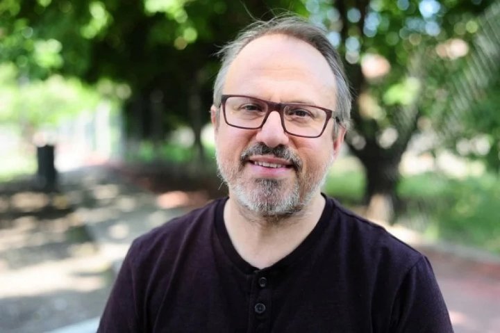 Diego Valenzuela: "La prioridad del estado tiene que ser la empat&iacute;a con la sociedad"