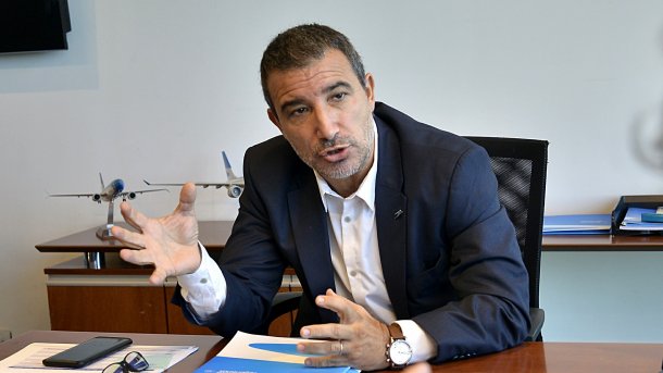 El presidente de Aerolíneas Argentinas: "Los gremios toman de rehén al pasajero"