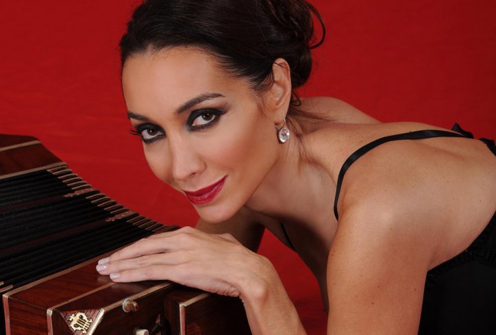 Mora Godoy: "La pandemia nos hizo mirar para atr&aacute;s, para recopilar im&aacute;genes y videos, para poder armar todo esto"