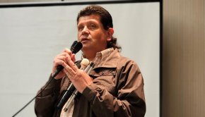El ciclista ciego que organiza raids por todo el país