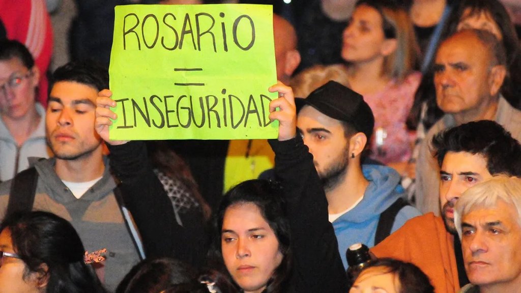 El narco volvió a golpear Rosario: mataron a una verdulera, a una niña y balearon una escuela