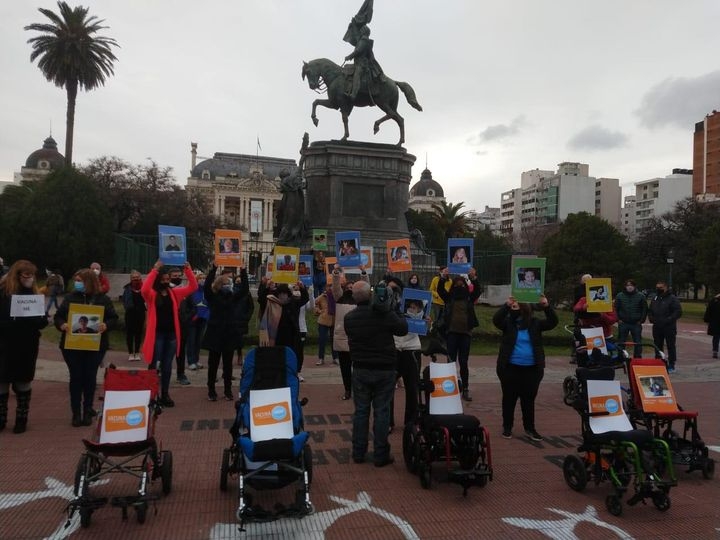 Francisco Dallau: &quot;No le estaban negando la vacuna a la oposición, sino a mi hija que tiene 16 años y parálisis cerebral&quot;