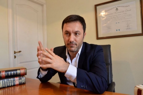Luis Petri, sobre la vacuna contra el Covid: "Falta muchísima información para garantizar la salud de la población"