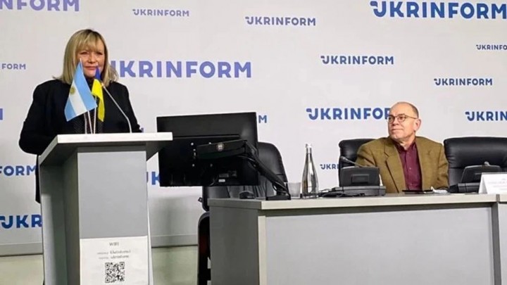 Ante el avance ruso, el Gobierno orden&oacute; evacuar la embajada argentina en Kiev